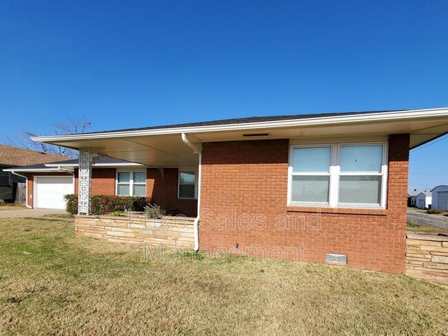 Building Photo - 425 E Atkinson Dr
