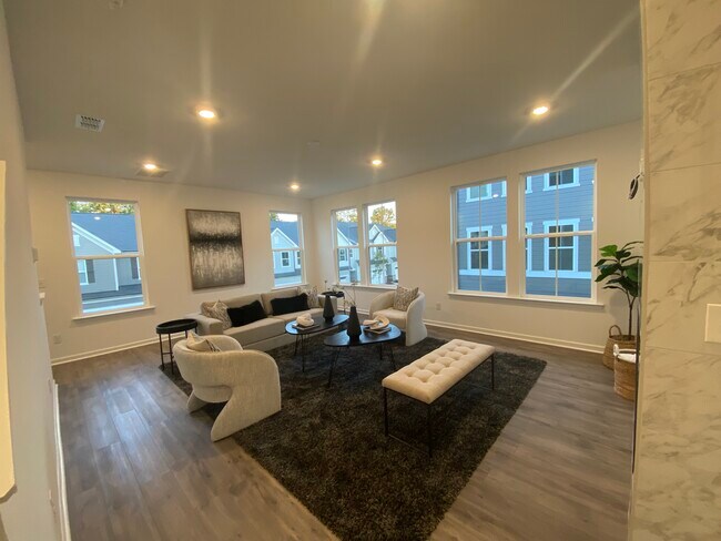 Sala de estar - 5003 Rill Ct