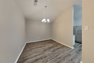 Building Photo - 1511 Miller Ave