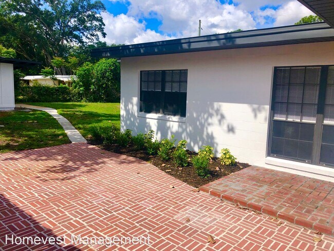 Building Photo - 3 br, 2 bath House - 1404 Pinehurst Place