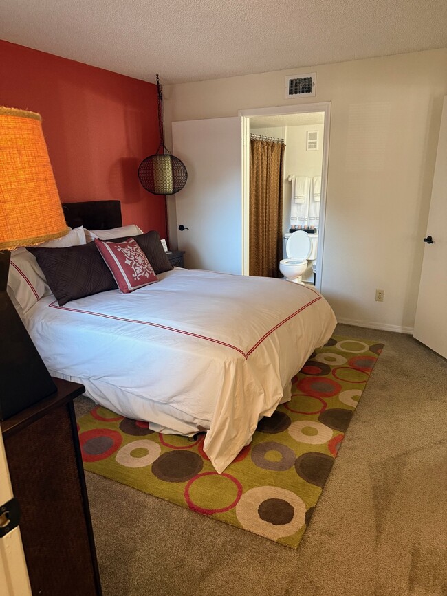 Building Photo - River Park Apartments