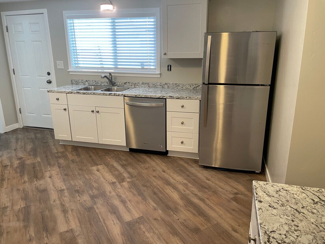 Foto principal - 359 N 400 E