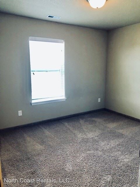 Foto principal - 2047 SE Huckleberry Ave