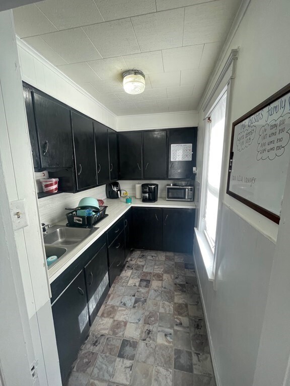 14 Pearl St Unit 2, ster, MA 01570 Room for Rent in ster, MA