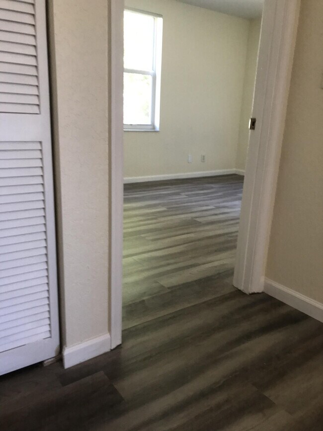 Building Photo - 974  Summit Lake Drive  West Palm Beach Fl...