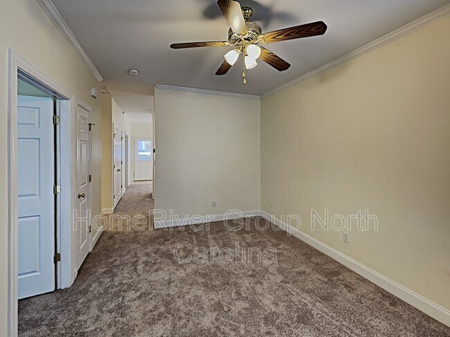 Building Photo - 1810 Evans Dr