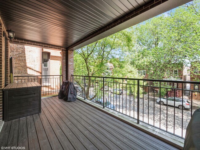 Building Photo - 3706 N Damen Ave