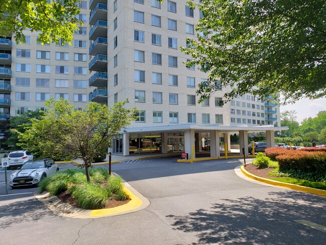 Building - Angle 1 - 10500 Rockville Pike