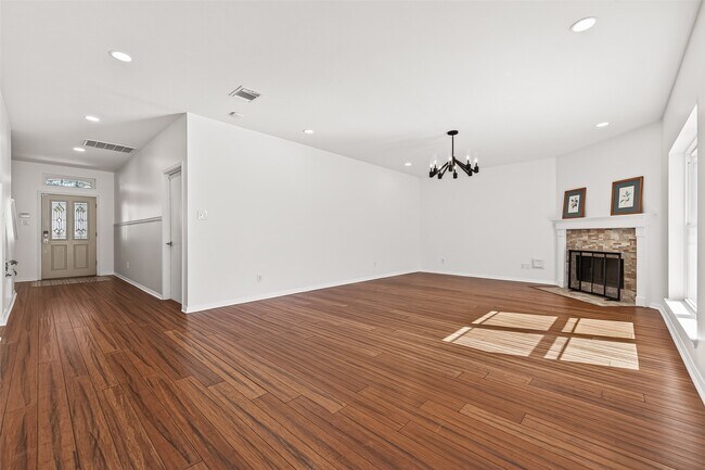 Foto del edificio - 16535 Oat Mill Dr