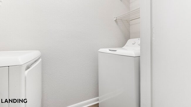 Building Photo - 9835 Fredericksburg Rd