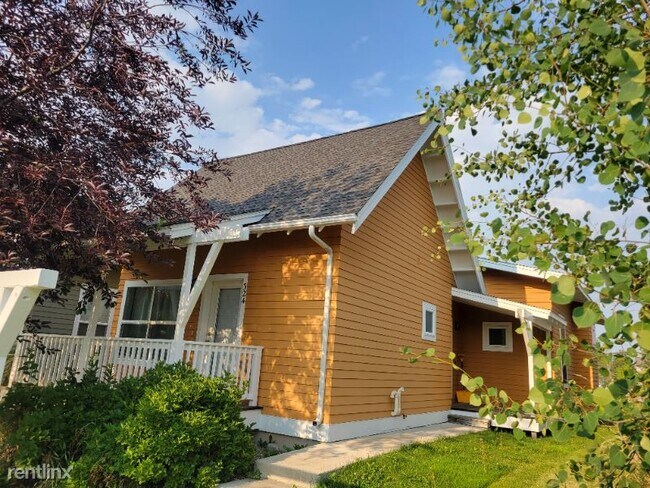 Foto del edificio - 3 br, 2 bath House - 324 Kimball Ave.