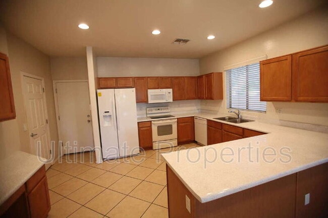 Building Photo - 13813 W Ventura St