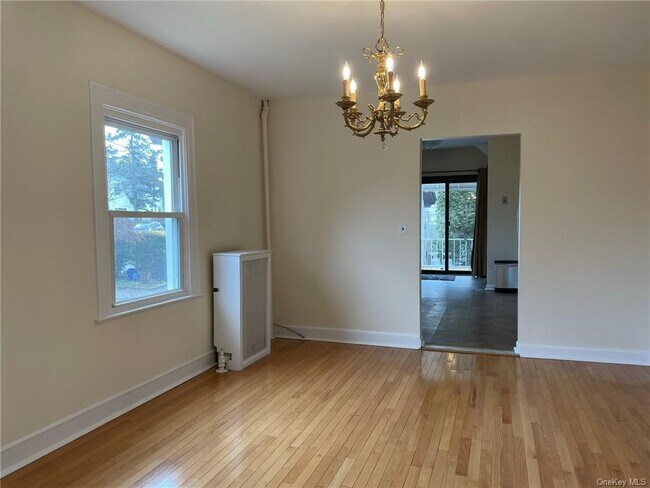 Foto del edificio - 56 Stephenson Blvd