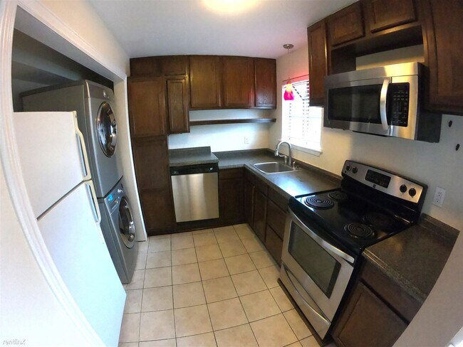 Foto del edificio - 2 br, 2 bath 4plex - 404 Manuel Dr A