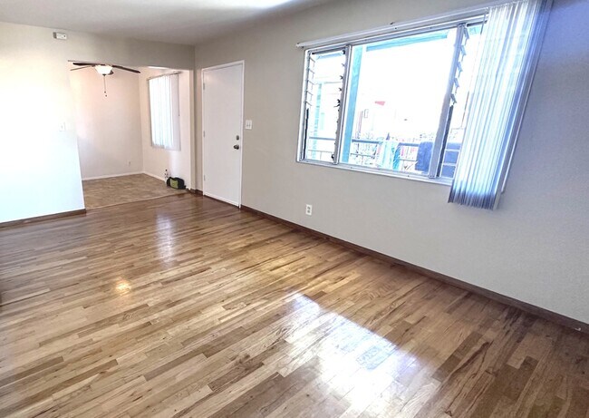 Foto del edificio - 3728 Ingraham St