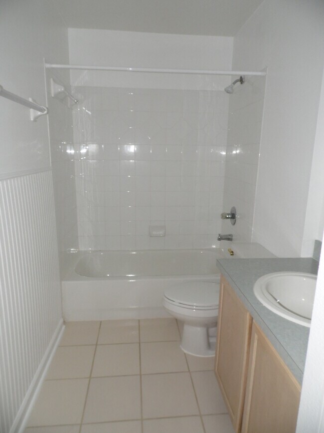 Building Photo - Coming Soon - Lovely 3 bedroom home with f...