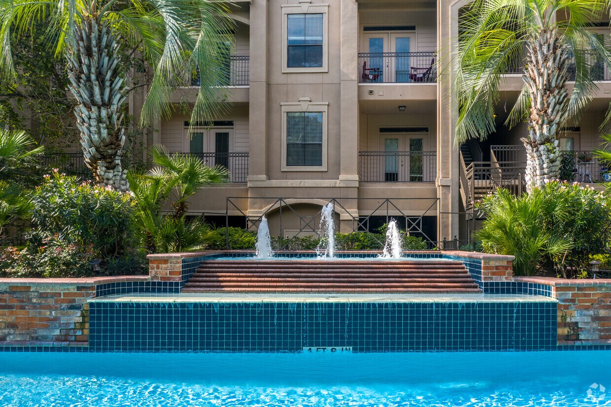 The Post Oak At Woodway Apartments Houston Tx Apartments Com