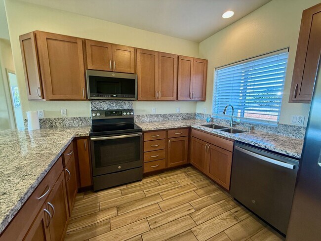 Building Photo - 3 Bedroom Home in Newer Gated Community in Waikoloa Village