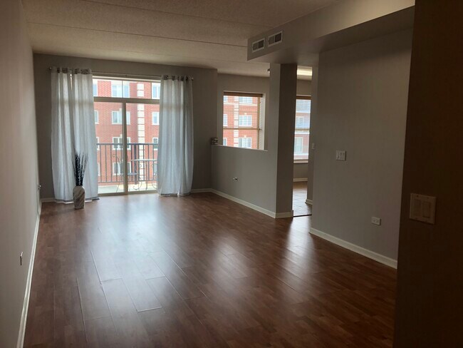 Foto del edificio - 656 Pearson St