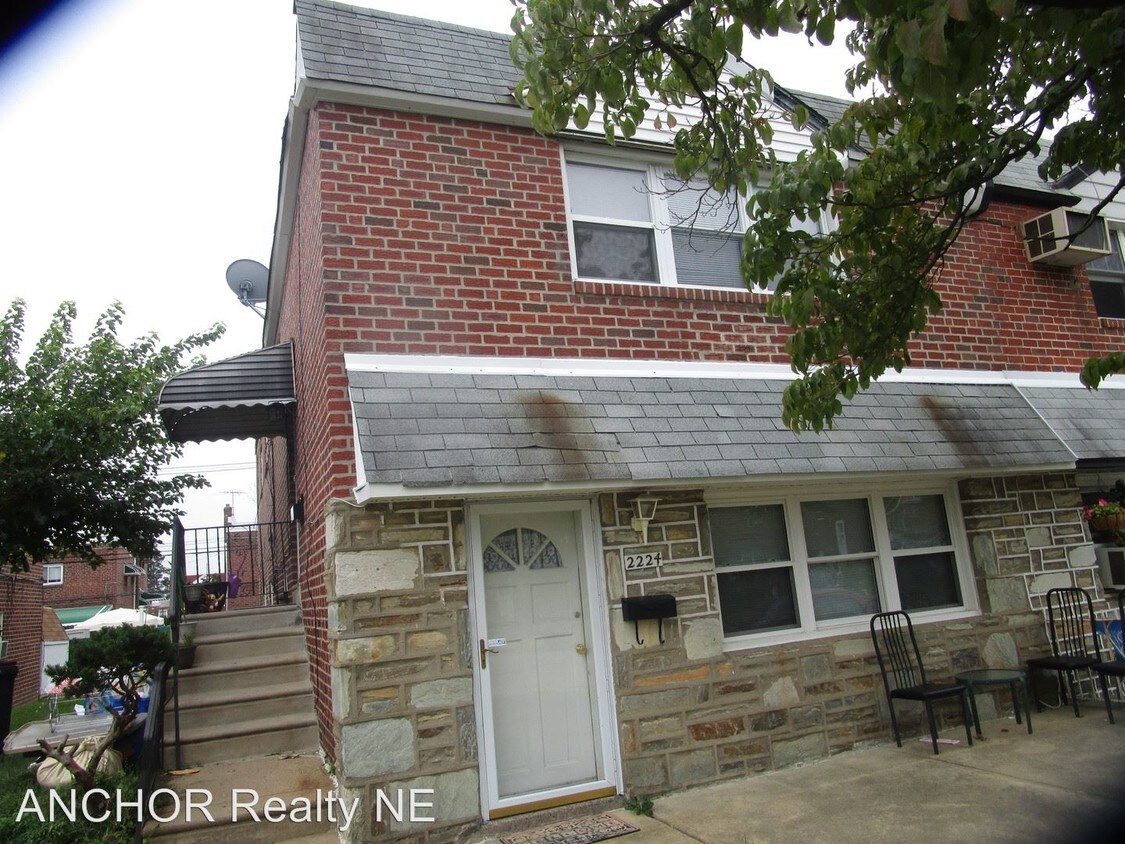 Primary Photo - 2224 Benson St