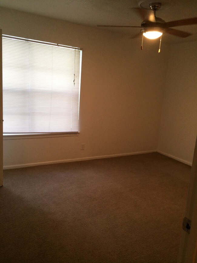 San Gabriel Square Apartments Rentals Austin, TX