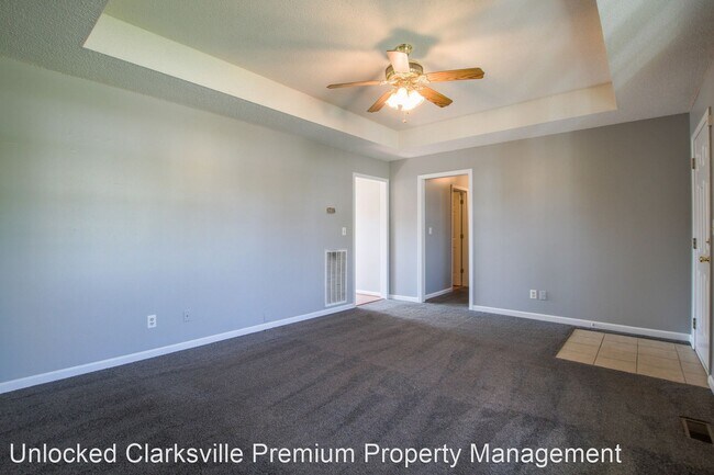 Building Photo - 3 br, 1.5 bath House - 1630 Hannibal Dr