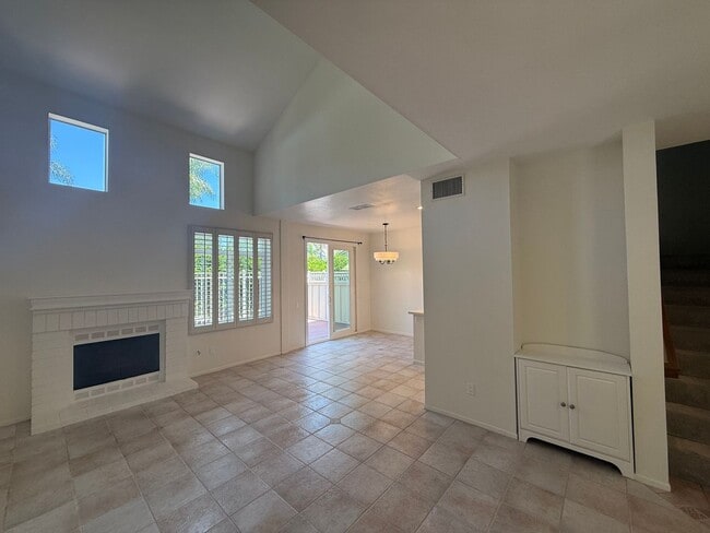 Building Photo - 3B/2.5BA 1,445 Home in Carmel Valley Now A...
