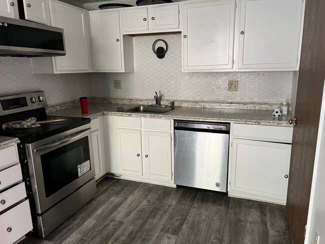 Building Photo - 3212 Tapestry Cir