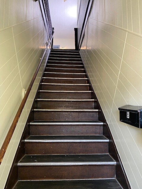Upstairs unit - 302 E Main St
