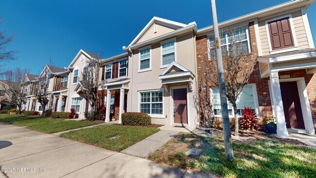 Foto del edificio - 8127 Summer Palm Ct