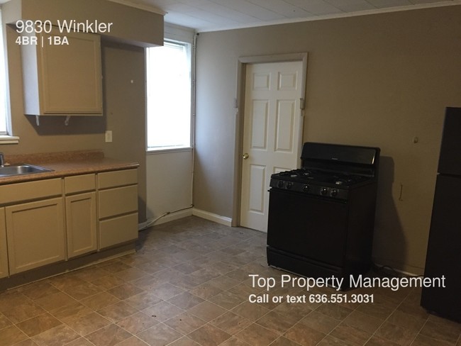 Building Photo - 9830 Winkler Dr