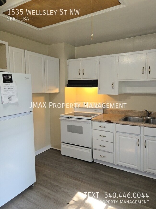 Foto del edificio - 1535 Wellsley St NW