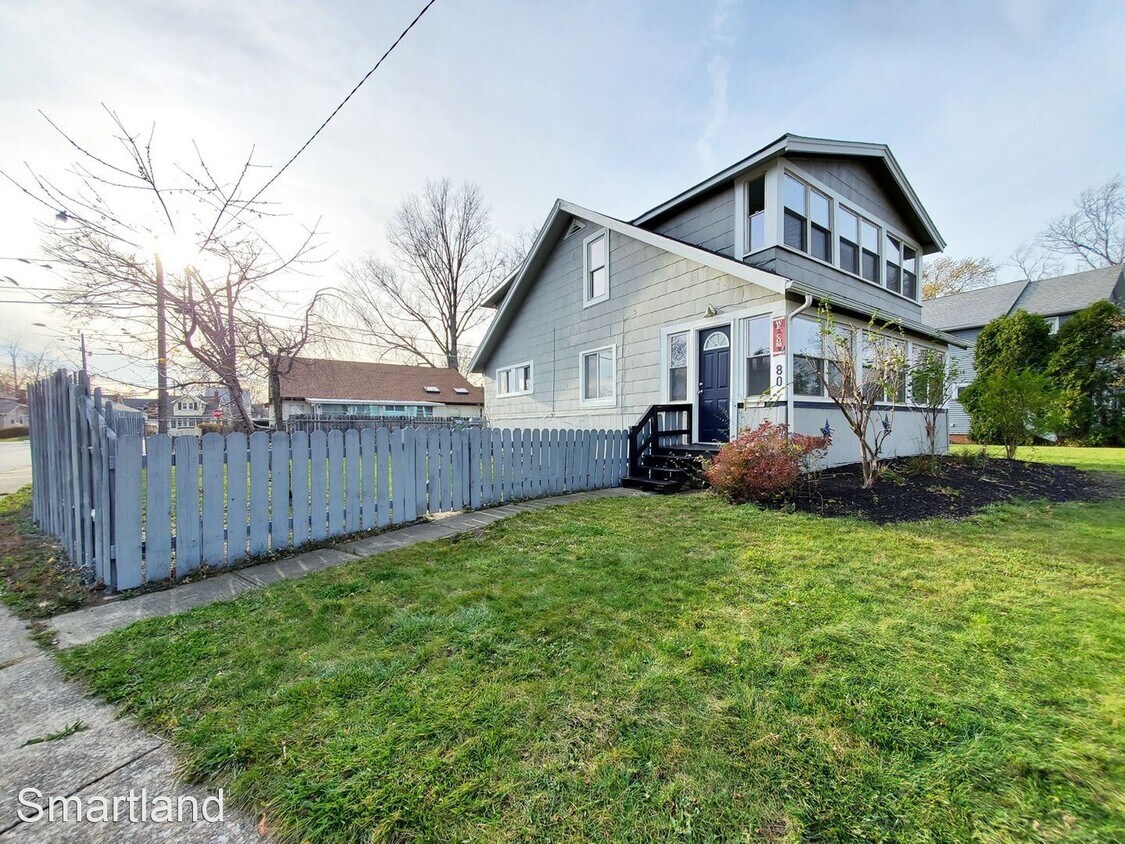Foto principal - 3 br, 1.5 bath House - 80 E. 221st Street