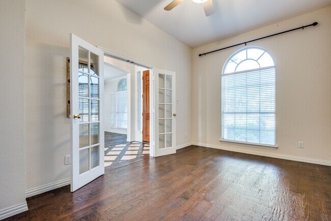 Foto del edificio - Spacious & Elegant Living in the Heart of Coppell