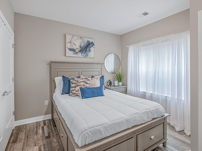 Building Photo - Brentwood Park Apartments