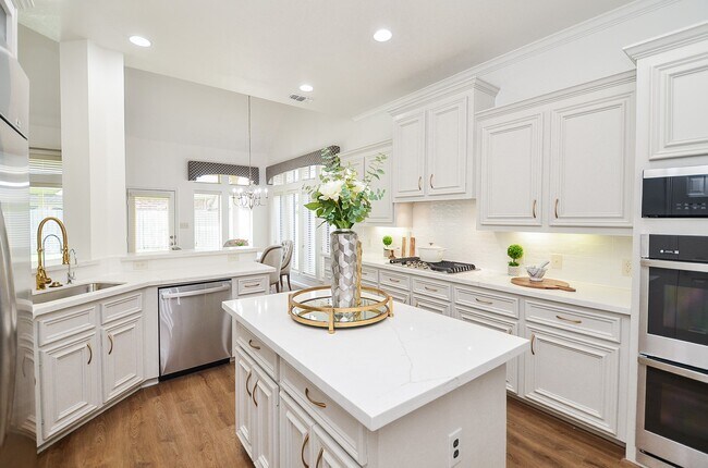 Foto del edificio - 25619 Tower Side Ln