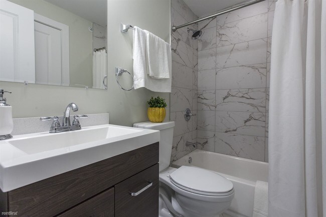 Building Photo - 2 br, 2 bath  - 1533-39 PARRISH ST Unit 3F