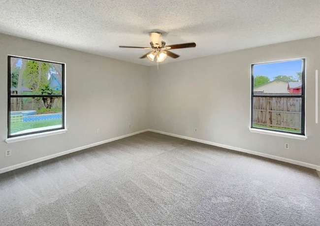 Foto del edificio - 2060 Tickford St