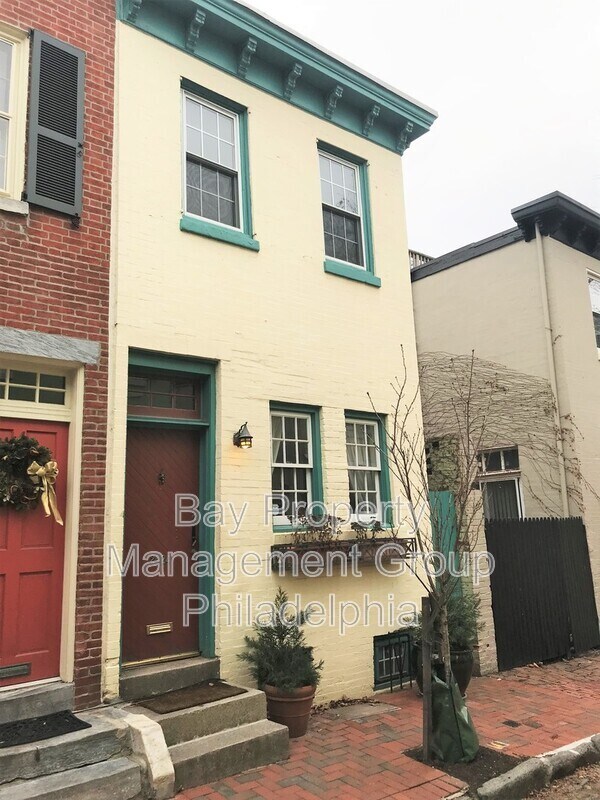 Building Photo - 2424 Panama St