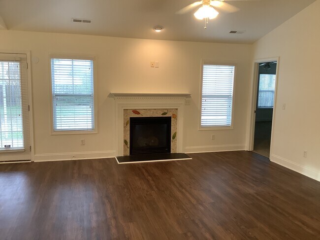 Foto del edificio - 7953 Country Lakes Rd