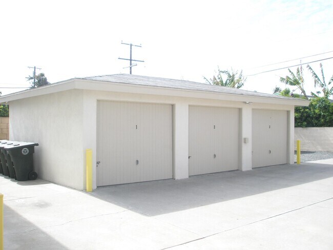 Building Photo - 151 Rochester St