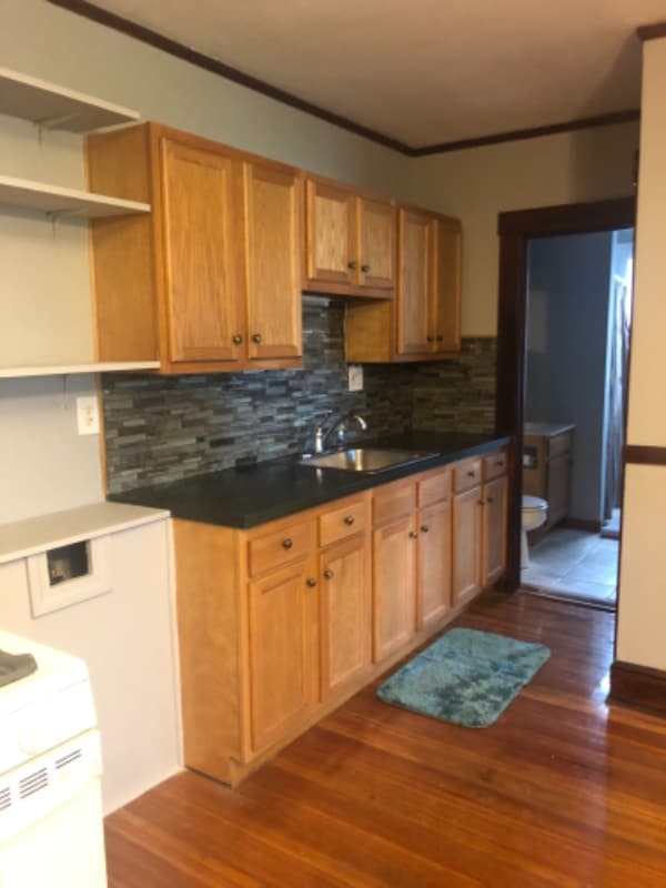 Building Photo - 18 Arch St