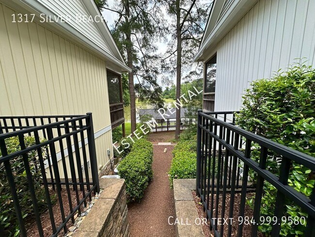 Foto del edificio - 1317 Silver Beach Way