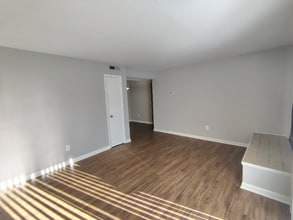 Building Photo - 600 Reusens Rd