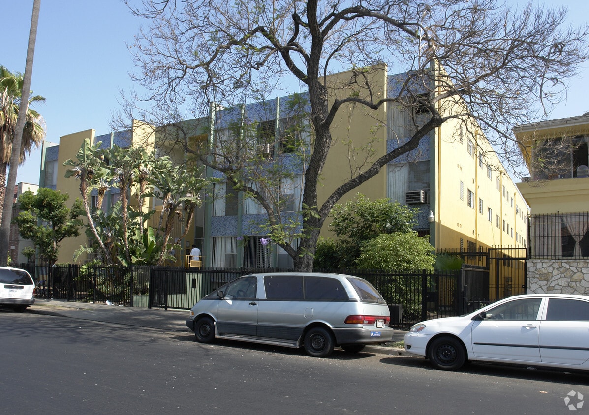 Building Photo - Norlen Sierra