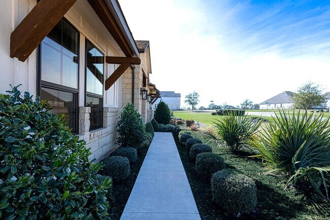 Foto del edificio - 217 Northcrest Dr