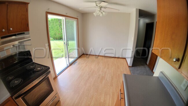 Foto del edificio - 2645 2nd Ave