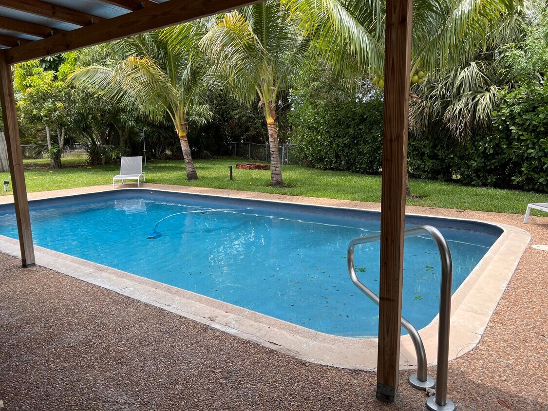 Foto principal - 9596 Richmond Cir