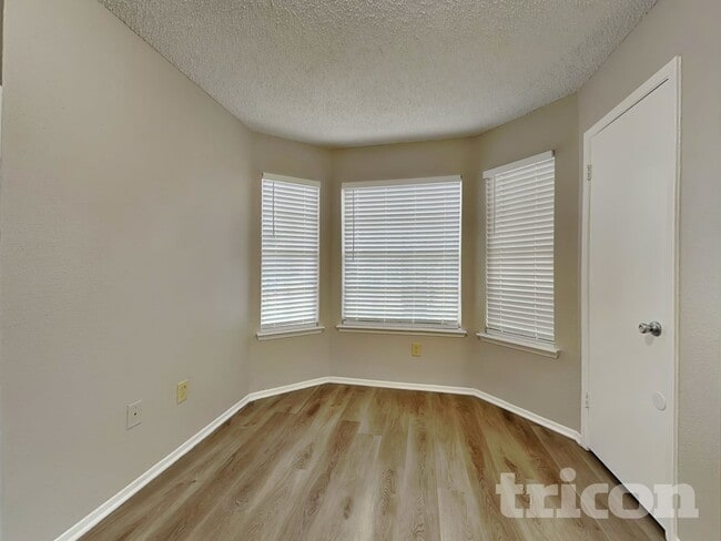 Foto del edificio - 11118 Nepau Dr