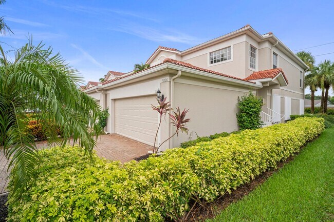 Foto del edificio - Beautiful Townhome in Laguna lakes 3 bedro...